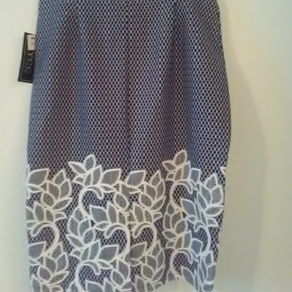 Skirt - Picture 2 of 5